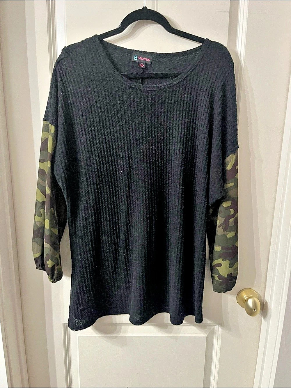 B FAMOUS Camo Sleeve Black Tunic Size XL